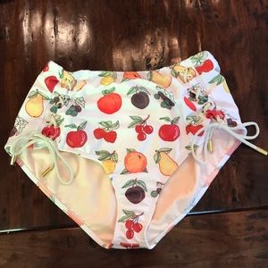 Never worn WILDFOX high rise Bikini bottom